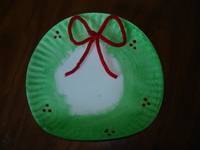 PAPER PLATE WREATH